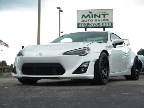 Used 2013 Scion FR-S image 4