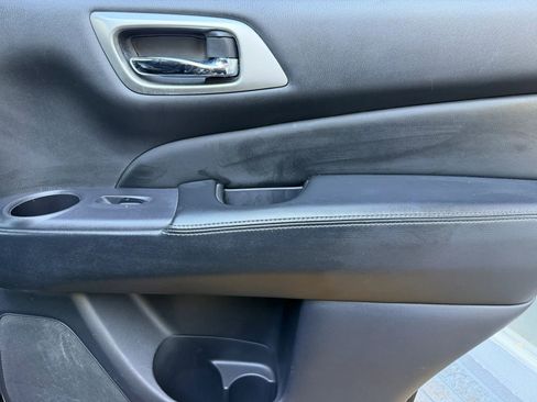 Used 2017 Nissan Pathfinder Platinum w/ Cargo Package image 14