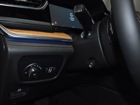 New 2025 Jeep Grand Cherokee Summit image 25