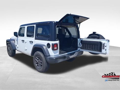 Used 2024 Jeep Wrangler Unlimited Sport AWD/4WD image 16
