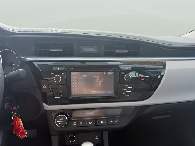 Used 2015 Toyota Corolla LE w/ Body Protection Package #2 FWD image 15