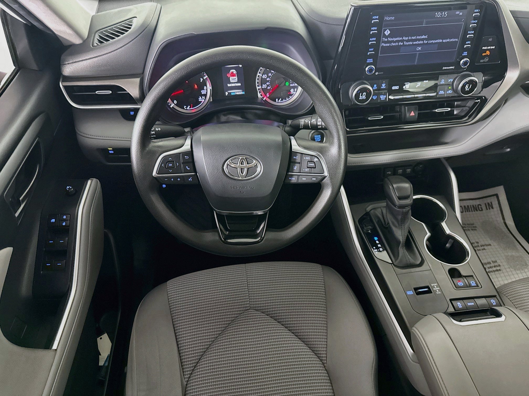 Used 2021 Toyota Highlander L FWD image 25