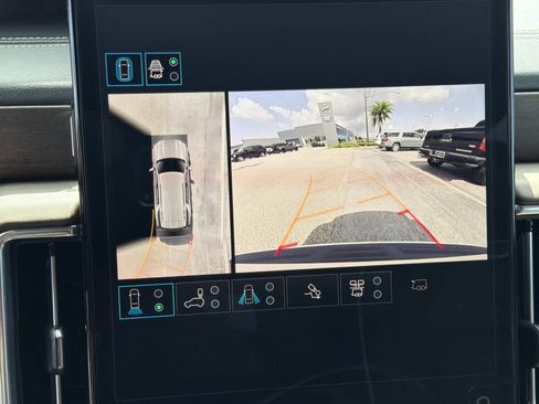 Used 2025 GMC Yukon Denali Ultimate AWD/4WD image 26