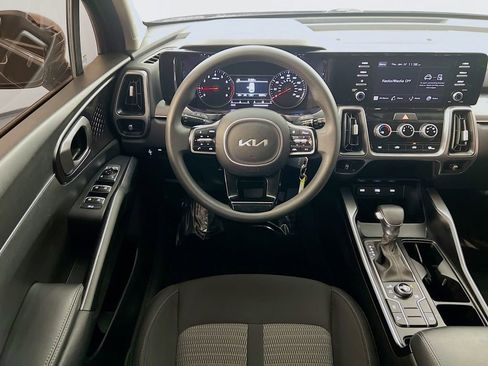 Used 2023 Kia Sorento LX image 20
