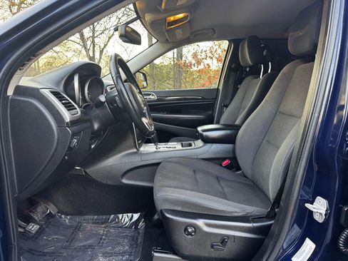 Used 2013 Jeep Grand Cherokee Laredo w/ Laredo E Group image 13