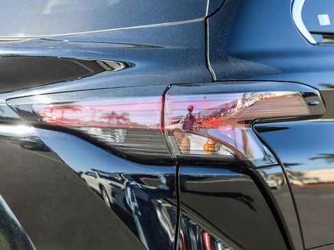 Certified 2024 Toyota Sienna LE image 25