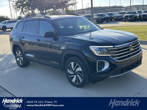 Certified 2025 Volkswagen Atlas SE w/ Panoramic Sunroof Package image 1
