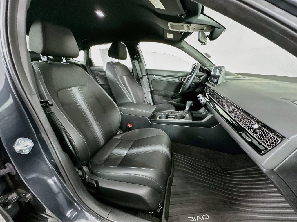 Used 2025 Honda Civic Sport image 26
