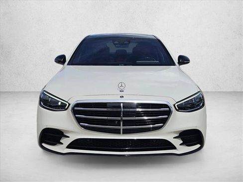 Used 2022 Mercedes-Benz S 580 4MATIC Sedan image 2
