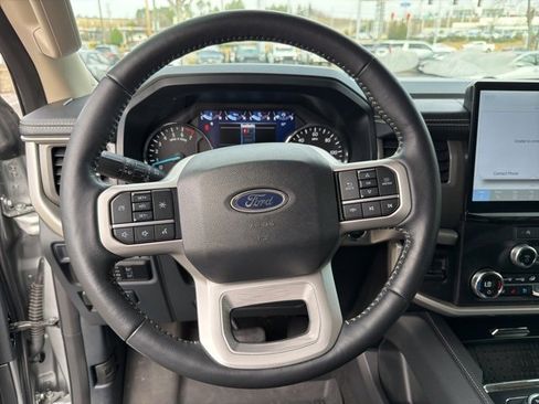 Used 2024 Ford Expedition XLT image 16