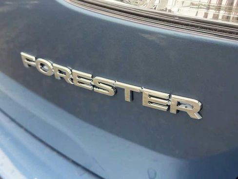 Used 2022 Subaru Forester Premium image 7