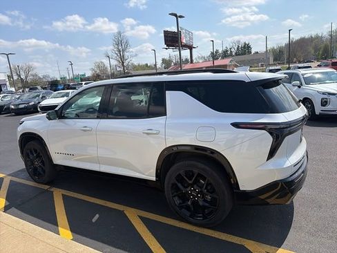 Used 2025 Chevrolet Traverse RS w/ LPO, Floor Liner Package image 17