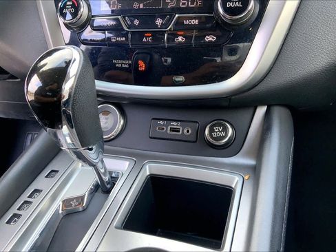 Used 2023 Nissan Murano SV image 34