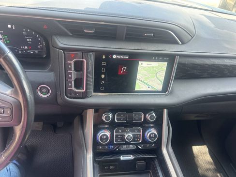 Used 2022 GMC Yukon Denali w/ Denali Ultimate Package AWD/4WD image 12