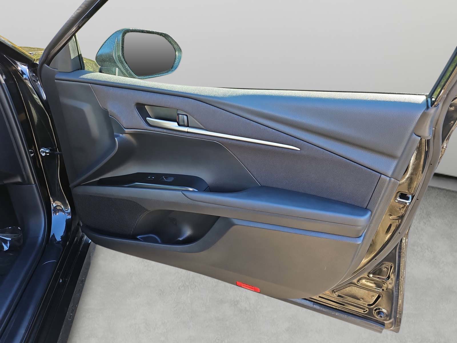 Used 2025 Toyota Camry LE FWD image 36