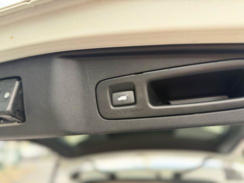 Used 2017 Honda CR-V Touring image 12