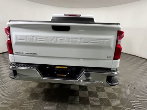 Used 2022 Chevrolet Silverado 1500 LT w/ Protection Package AWD/4WD image 6