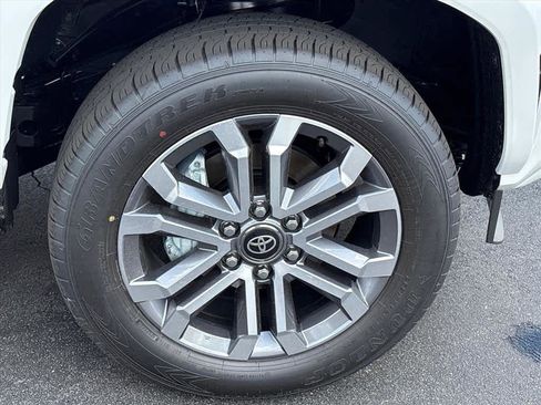 New 2026 Toyota 4Runner Limited AWD/4WD image 32