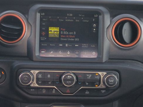 Certified 2021 Jeep Gladiator Mojave image 17