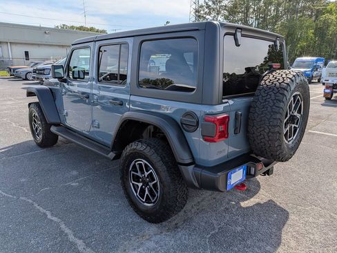 Used 2024 Jeep Wrangler Unlimited Rubicon AWD/4WD image 6