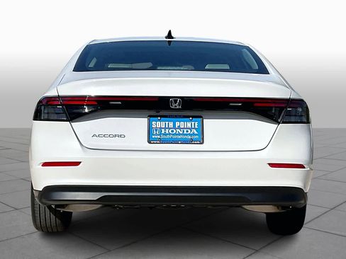 New 2025 Honda Accord SE image 4