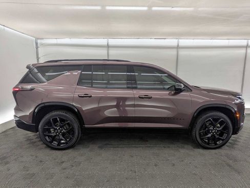 Used 2024 Chevrolet Traverse RS image 7