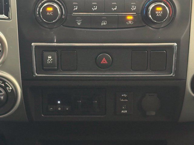 Used 2017 Nissan Titan SV AWD/4WD image 17