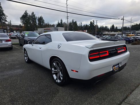 Used 2022 Dodge Challenger R/T image 6