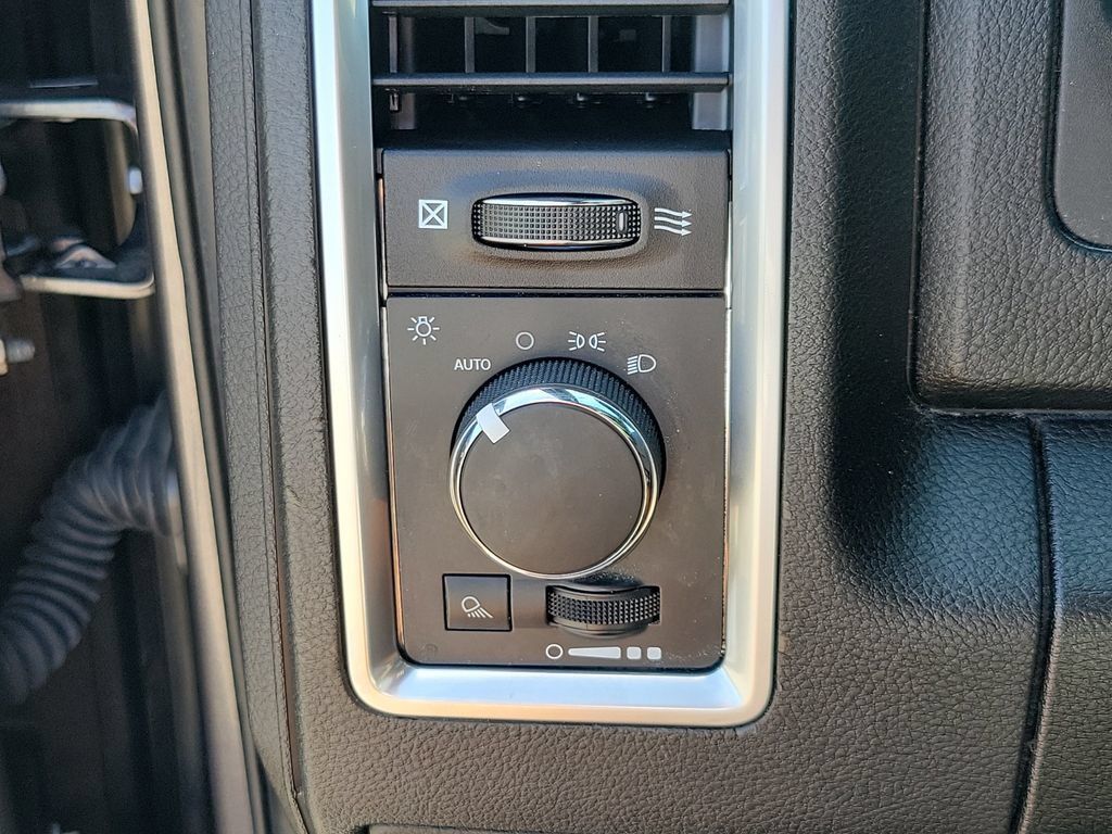 Used 2024 RAM 1500 Warlock RWD image 27