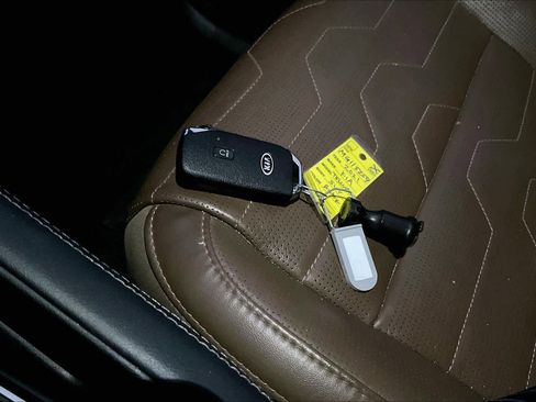 Used 2021 Kia Telluride SX w/ SX Prestige Package image 14