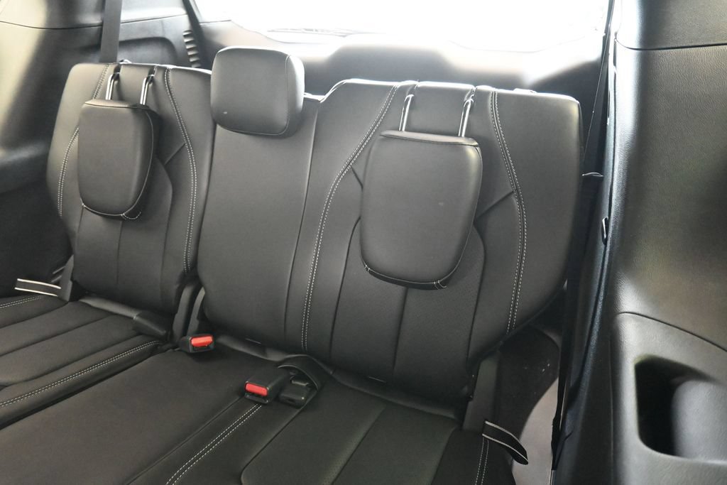 New 2027 Chrysler Pacifica Select w/ Family Tech Group FWD image 12