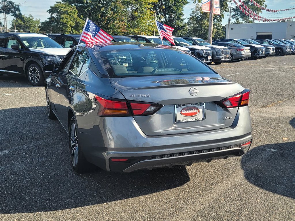 Used 2025 Nissan Altima 2.5 SV AWD/4WD image 7