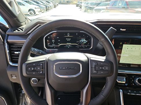 Used 2025 GMC Sierra 2500 Denali Ultimate image 15