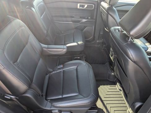 Used 2020 Ford Explorer XLT w/ Equipment Group 202A AWD/4WD image 6