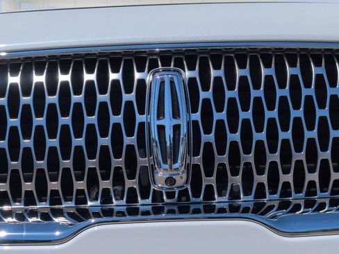 Certified 2023 Lincoln Nautilus Reserve w/ Equipment Group 201A AWD/4WD image 9