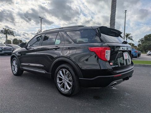 Used 2022 Ford Explorer Limited w/ Equipment Group 301A image 6