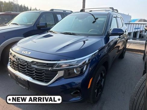 Certified 2025 Kia Seltos EX AWD/4WD image 1