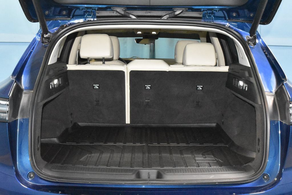 Used 2023 Buick Envision Avenir FWD image 34