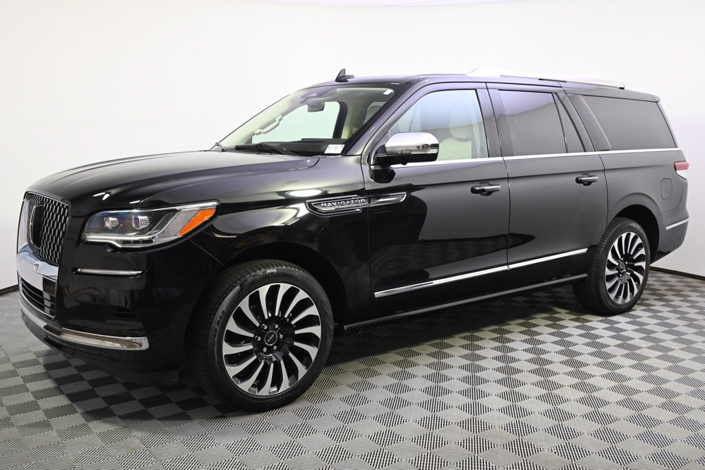 Certified 2022 Lincoln Navigator L Black Label AWD/4WD image 2