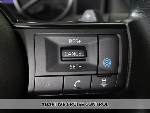 Used 2023 Nissan Rogue SV AWD/4WD image 3