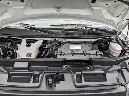 Used 2022 GMC Savana 2500 RWD image 17