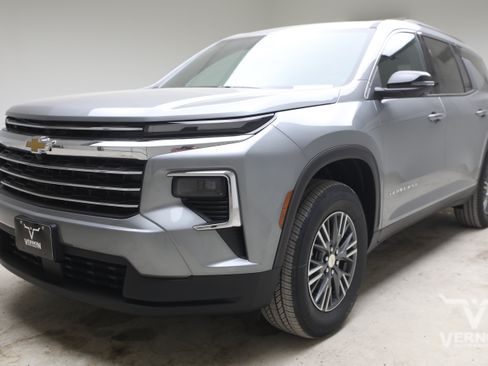 New 2027 Chevrolet Traverse LT w/ Driver Confidence Package FWD image 1