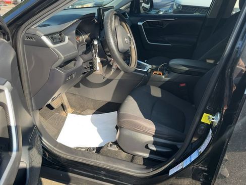 Used 2019 Toyota RAV4 LE w/ All Weather Liner Package AWD/4WD image 5