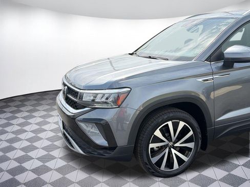 Certified 2022 Volkswagen Taos SE image 19