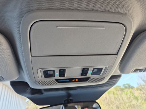 Used 2025 Ford Explorer Active image 39