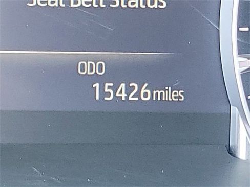 Used 2022 Toyota Highlander XLE image 11