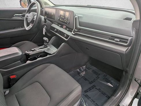 Used 2024 Kia Sportage LX image 20