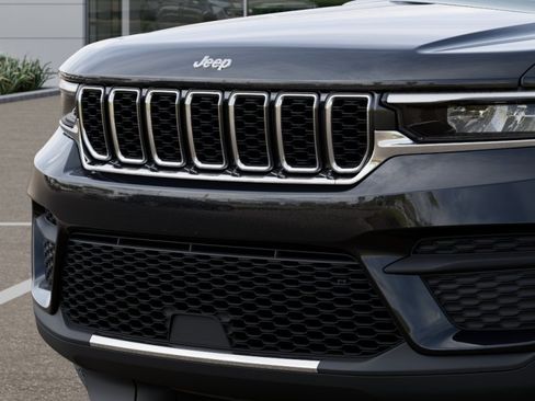New 2025 Jeep Grand Cherokee Laredo X image 11