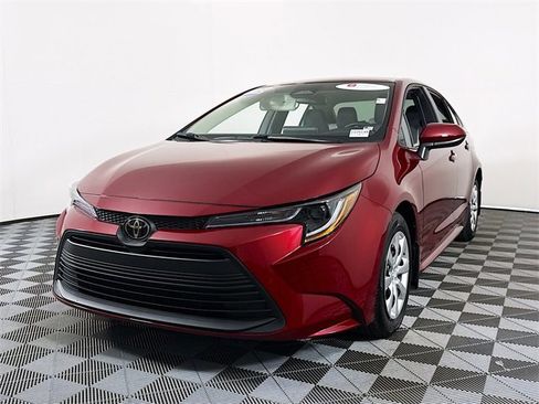 Certified 2025 Toyota Corolla LE image 3
