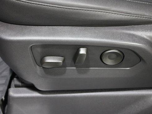 Used 2025 Chevrolet Silverado 1500 RST AWD/4WD image 5